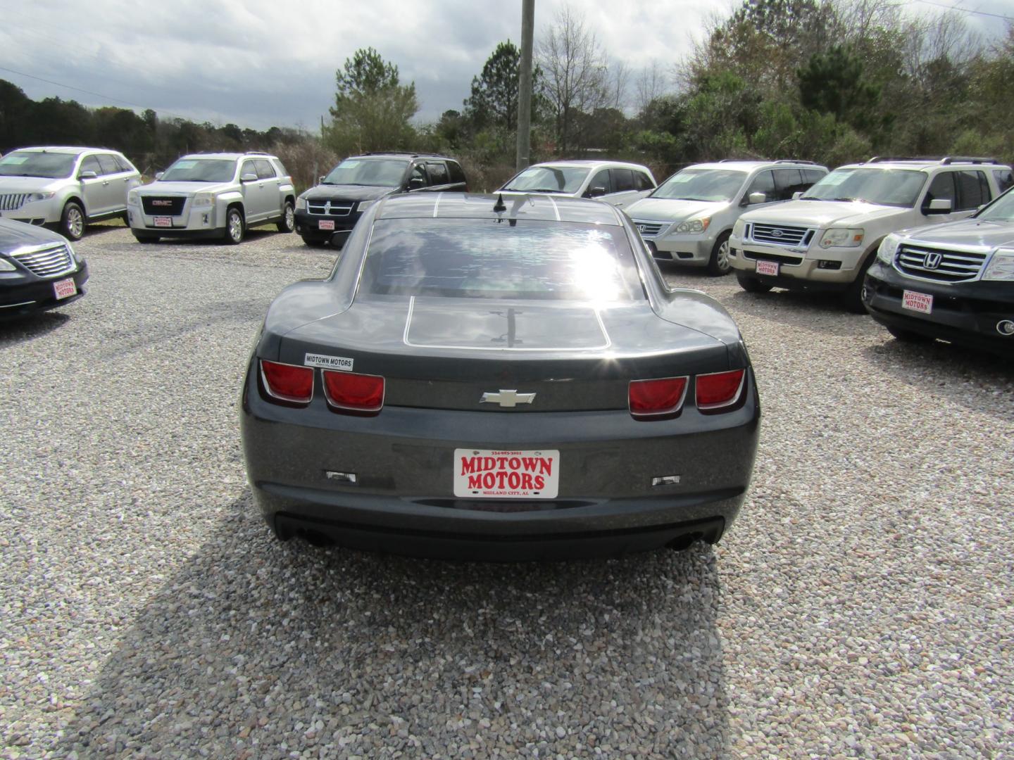 2010 Gray Chevrolet Camaro LT1 Coupe (2G1FB1EV2A9) with an 3.6L V6 DOHC 24V engine, Automatic transmission, located at 15016 S Hwy 231, Midland City, AL, 36350, (334) 983-3001, 31.306210, -85.495277 - Photo#5